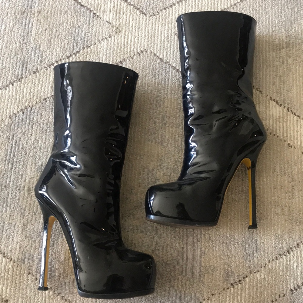 YSL Yves Saint Laurent Tribute Boots Size 38.5
